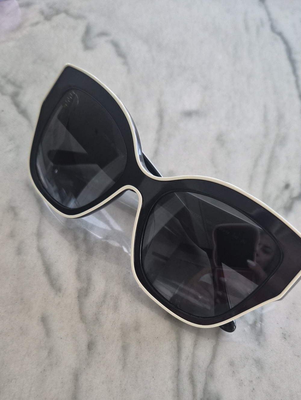 Tory Burch Black Cateye Sunglasses with White Trim - Picture 7 of 7